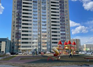 Продается 1-комнатная квартира, 31.8 м2, Челябинск, Центральный район, улица Университетская Набережная, 153
