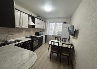 Продаю двухкомнатную квартиру, 69 м2, Екатеринбург, Ереванская улица, 28, Ереванская улица