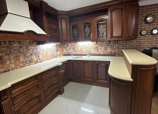Продажа 2-ком. квартиры, 65 м2, Находка, Советская улица, 15