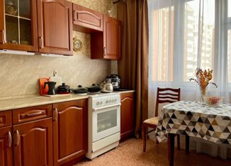 Продам трехкомнатную квартиру, 76 м2, Москва, улица Тихомирова, 12к2, улица Тихомирова