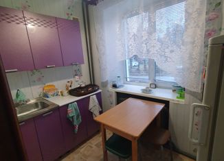 Продаю 3-ком. квартиру, 58 м2, Тихвин, Ленинградская улица, 143