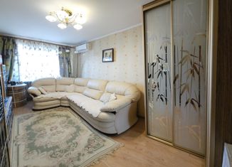 Продажа 2-комнатной квартиры, 55.9 м2, Артём, улица Фрунзе, 56