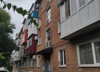 Продается 1-комнатная квартира, 30 м2, Кропоткин, Краснодарская улица, 80А