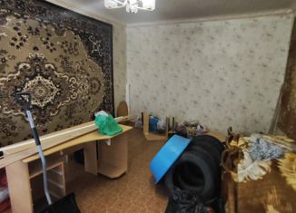 Продаю двухкомнатную квартиру, 40 м2, Каменск-Шахтинский, улица Герцена, 9