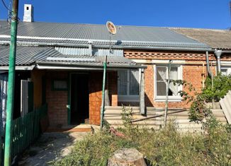 Двухкомнатная квартира на продажу, 67 м2, Новокубанск, Московская улица, 8