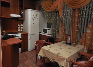 Сдается двухкомнатная квартира, 46 м2, Барнаул, улица Никитина, 74