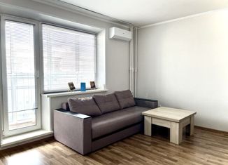 Продаю квартиру студию, 28 м2, Челябинск, улица 40-летия Победы, 52, жилой район Академ Риверсайд