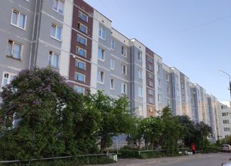 Сдается в аренду 1-комнатная квартира, 36 м2, Луга, проспект Кирова, 18к2
