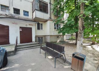 Продается 1-ком. квартира, 30 м2, Симферополь, улица 60 лет Октября, 17, Центральный район