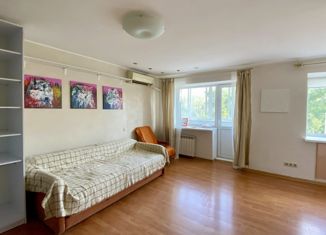 Продается квартира студия, 30 м2, Екатеринбург, улица Бажова, 130