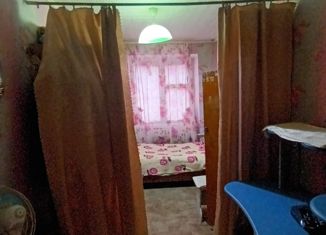 Продаю двухкомнатную квартиру, 46 м2, Новотроицк, улица Уметбаева, 7