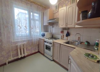 Продается 4-комнатная квартира, 59.8 м2, Кировск, Комсомольская улица, 4