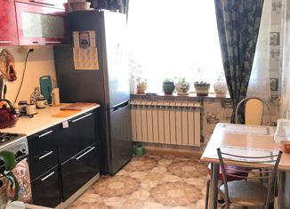 Продаю 2-ком. квартиру, 50 м2, Белоусово, Калужская улица, 3