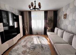 Продам однокомнатную квартиру, 48.2 м2, Клинцы, улица Пушкина, 33