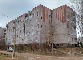 Продаю 1-комнатную квартиру, 35.2 м2, Боровичи, Некрасовская улица, 45