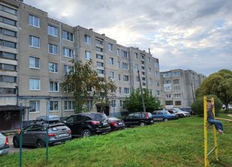 Продам 4-ком. квартиру, 82.3 м2, Чудово, улица Титова, 14к1