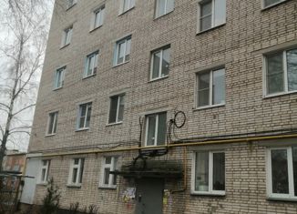 Продам 4-ком. квартиру, 63 м2, Рыбное, Юбилейная улица, 8