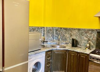 Продам трехкомнатную квартиру, 94.6 м2, Санкт-Петербург, 3-я линия Васильевского острова, 58, метро Спортивная