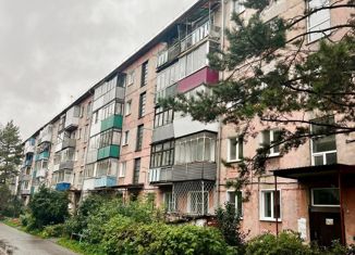 Продажа 2-комнатной квартиры, 45 м2, Осинники, улица Победы, 48