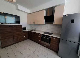 2-комнатная квартира в аренду, 72 м2, Краснодарский край, улица Думенко, 21