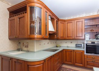 Продам 2-ком. квартиру, 81.2 м2, Новосибирск, улица Михаила Немыткина, 10, улица Михаила Немыткина