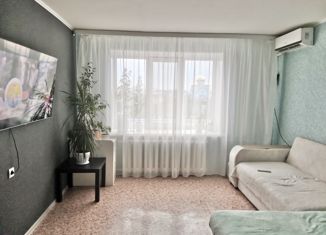 Продам 1-комнатную квартиру, 39 м2, село Мариинский, Лазурная улица, 9, ЖК Лазурный