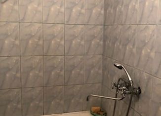 Продаю 2-комнатную квартиру, 50 м2, Сосновоборск, улица Ленинского Комсомола, 2