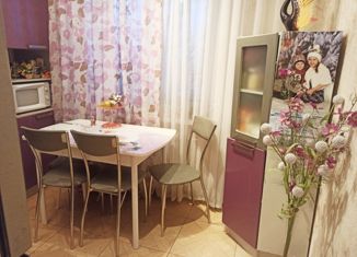 Продам 1-ком. квартиру, 41 м2, посёлок городского типа Тайцы, Санаторская улица, 5