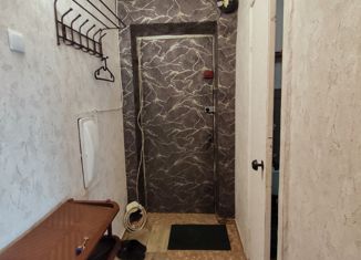 Продажа 2-ком. квартиры, 41.9 м2, посёлок городского типа Липовцы, Комсомольская улица, 1