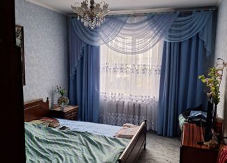 Продаю однокомнатную квартиру, 74 м2, Гатчина, улица Беляева, 11Б