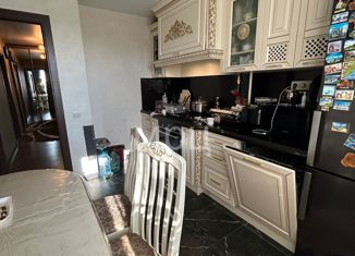 Продается трехкомнатная квартира, 64.2 м2, Москва, улица Кутузова, 1, улица Кутузова