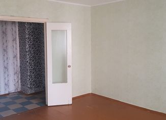 Продаю 4-ком. квартиру, 77.2 м2, Североуральск, улица Ватутина, 8