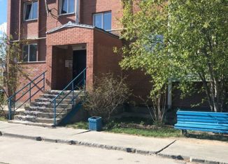 Продаю 2-ком. квартиру, 52 м2, Урай, 2-й микрорайон, 75