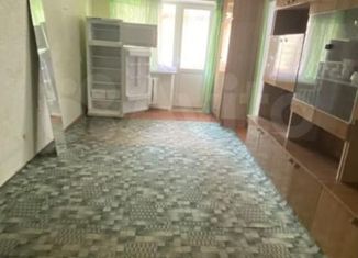 Продается трехкомнатная квартира, 56 м2, Армавир, улица Тургенева, 116