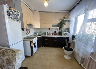 Продаю 2-комнатную квартиру, 46 м2, Тобольск, 6-й микрорайон, 16
