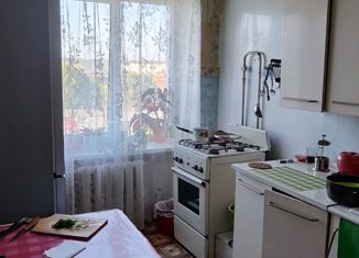 Продам трехкомнатную квартиру, 65 м2, Армавир, улица Свердлова, 71