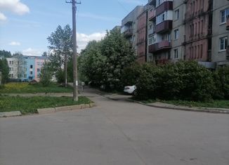 Продажа 1-комнатной квартиры, 37.2 м2, Коммунар, Школьная улица, 4