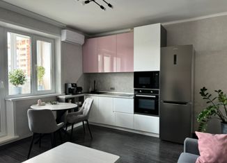 Продажа 1-ком. квартиры, 44 м2, Красноярск, улица Чернышевского, 114, Центральный район