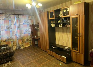 Трехкомнатная квартира на продажу, 60 м2, Топки, улица Революции, 41