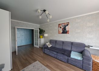 Продам двухкомнатную квартиру, 61.5 м2, Оренбургская область, Салмышская улица, 43А