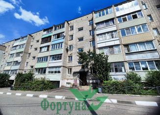 Продается 1-комнатная квартира, 32 м2, Кольчугино, улица 50 лет Октября, 15