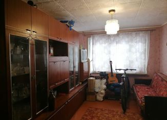 Продам трехкомнатную квартиру, 49 м2, Нижний Новгород, улица Героя Попова, 3, метро Пролетарская