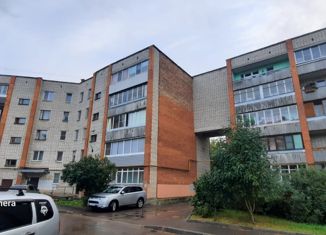 Продается 4-ком. квартира, 78 м2, Великие Луки, Рабочая улица, 1