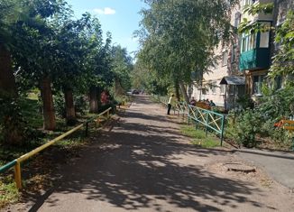 3-ком. квартира на продажу, 60.6 м2, Бузулук, 4-й микрорайон, 8