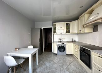 Продажа 2-комнатной квартиры, 64 м2, Москва, улица Лавриненко, 3, метро Некрасовка