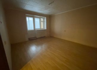 Продам двухкомнатную квартиру, 63.6 м2, Ялуторовск, улица Революции, 179