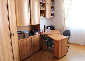 Сдаю в аренду трехкомнатную квартиру, 75 м2, Москва, улица Кедрова, 21, улица Кедрова