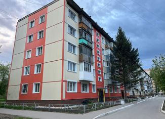 Трехкомнатная квартира на продажу, 61 м2, Барнаул, улица Панфиловцев, 27, Индустриальный район