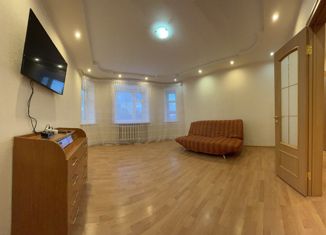 Сдам 2-ком. квартиру, 63.8 м2, Тюмень, улица Энергетиков, 37