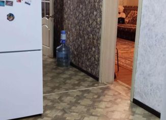 Сдается двухкомнатная квартира, 66 м2, Гуково, улица Куйбышева, 22А